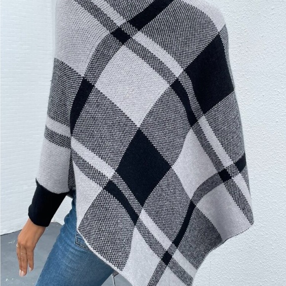 SHEIN Poncho / Throw Over / Sweater - Picture 4 of 8